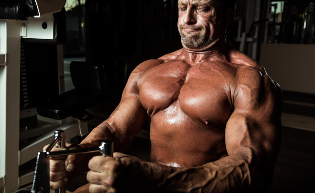 Zoli a Guld's Gym-ből