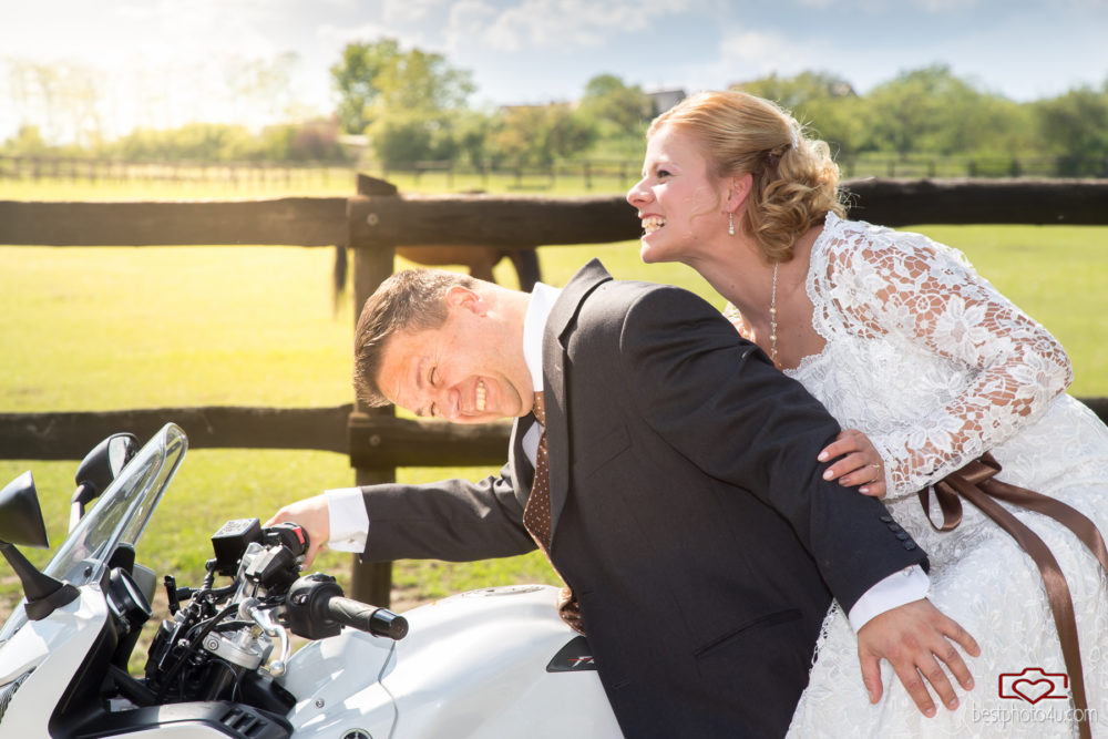 Csilla és Attila esküvői fotói a sóskúti lovasklubban